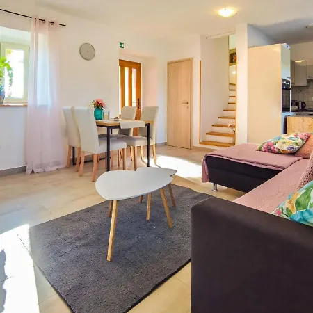 Holiday home Holiday Franko Hum